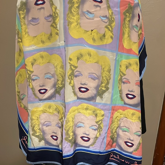 Andy Warhol “Marilyn” 100% Silk Scarf- 33” X 33” square - Picture 4 of 4